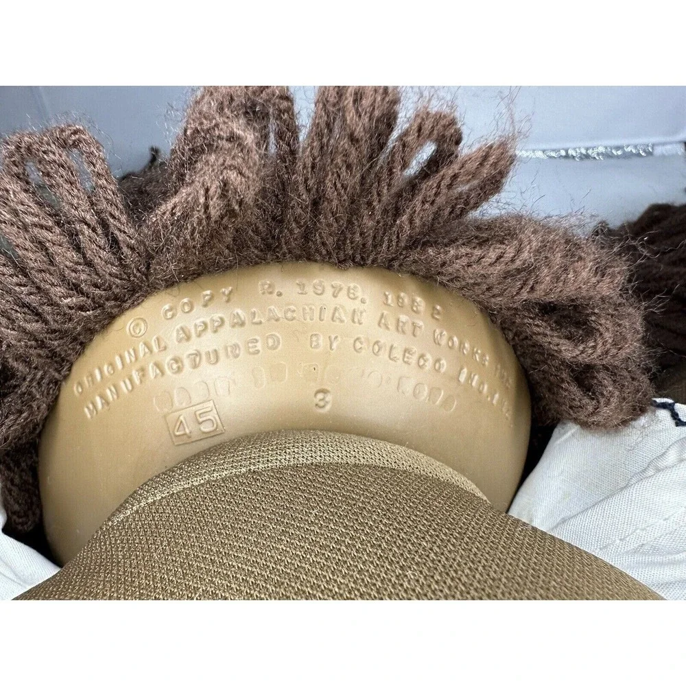 VTG 82 Coleco Cabbage Patch Kids Doll Brown Yarn Hair Dark Complexion 45 Outfit‎